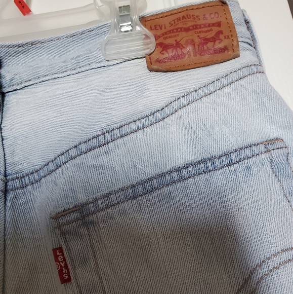 Levi's Shorts - Picture 5 of 6